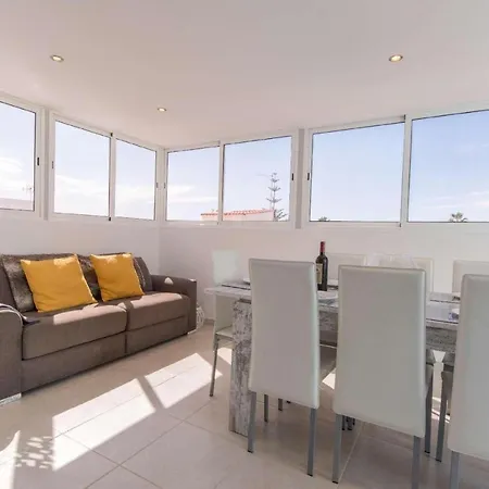 Sleeps 8 Air Con Wifi * Callao Salvaje